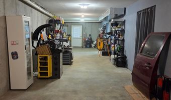 341 Courtland Dr, Appomattox, VA 24522