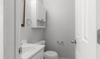 701 E LONGVIEW Dr, Appleton, WI 54911