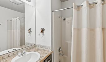 636 Dublin Dr, Andover, KS 67002