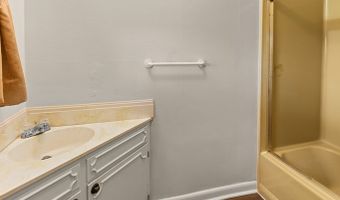 127 Trianon St, Batesville, MS 38606