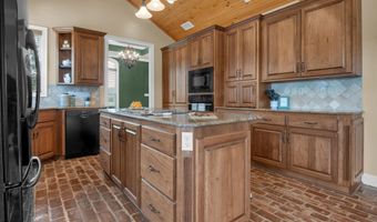 210 Grand Lake Dr, Arnaudville, LA 70512