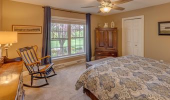104 Champagne Cir, Campton, NH 03223