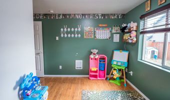 1852 S 60TH St, Springfield, OR 97478