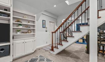 11806 E Arbor Dr, Anchorage, KY 40223