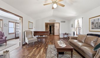 916 E 27th St, Baxter Springs, KS 66713