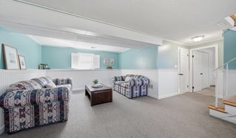 55 Burnham Rd, Billerica, MA 01862