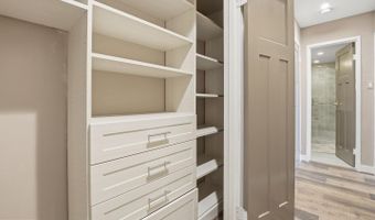 4390 LORCOM Ln #402, Arlington, VA 22207