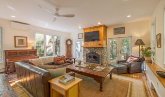 7 Greenway Ct, Bar Harbor, ME 04609