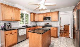 3 Deerfield Rd, Brookfield, CT 06804