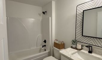 5661 Wooded Vly, Flowery Branch, GA 30542