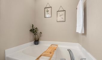 127 Linton Dr, Acworth, GA 30102