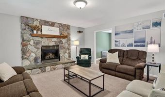15129 Locust Grove Dr, Argentine, MI 48418