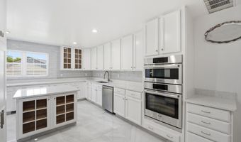 6219 CRESTWOOD Dr, Alexandria, VA 22312