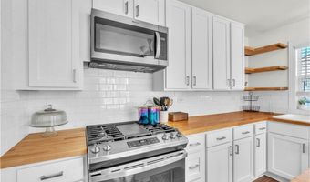 303 SE Henry St, Bentonville, AR 72712