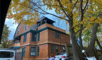 17 Lincoln St, Newport, RI 02840
