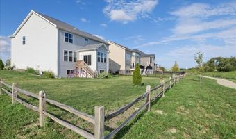 900 Treeline Dr, Algonquin, IL 60102