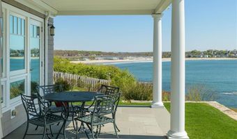 737 Boston Neck Rd, Narragansett, RI 02882