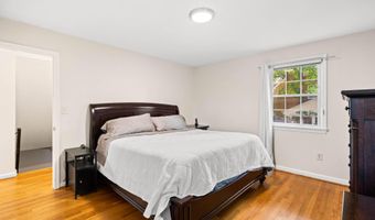 5801 DEVONSHIRE Dr, Bethesda, MD 20816