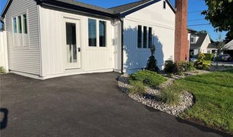 55 Brookfield Dr, Cranston, RI 02920