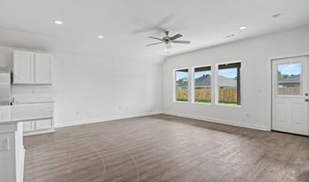 512 S Cherry St, Beebe, AR 72012