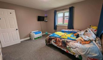 821 Country Club Dr, Akron, IA 51001