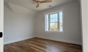 19 Traymore St, Charlestown, RI 02813