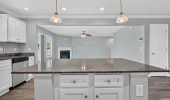 1 Carriagebrook Cir, Camden, SC 29020