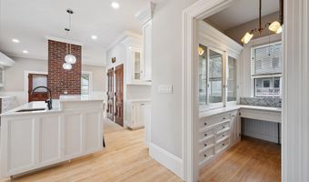 75 W Broadway, Bangor, ME 04401