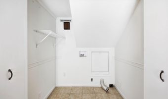 1007 Evergreen Rd, Anchorage, KY 40223