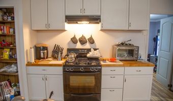 320 Brobston St, Baxley, GA 31513