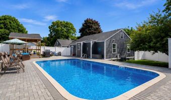 3811 Mendon Rd, Cumberland, RI 02864