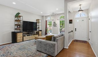 6152 WELLINGTON COMMONS Dr, Alexandria, VA 22310