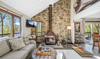 25 Arciel Dr, Albrightsville, PA 18210