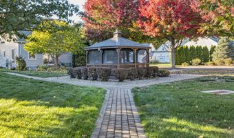 16 Weathervane Rd 16, Bristol, CT 06010