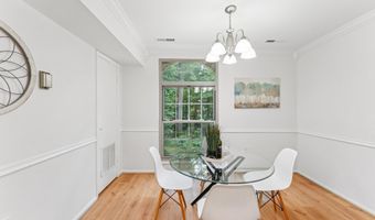 3358 WOODBURN Rd 24, Annandale, VA 22003
