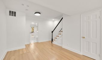541 4TH St SE, Washington, DC 20003