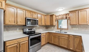 1124 12th Ave SE, Altoona, IA 50009