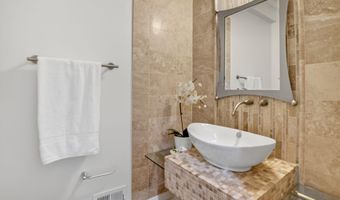 9715 SINGLETON Dr, Bethesda, MD 20817