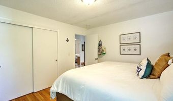 36 Fairway Rd, Narragansett, RI 02882