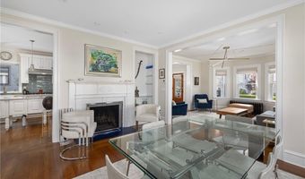 26 Narragansett Ave, Newport, RI 02840