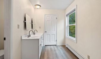 1909 N NICHOLAS St, Appleton, WI 54914