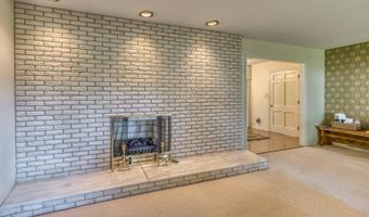 876 NE Falcon Dr, Abingdon, VA 24210