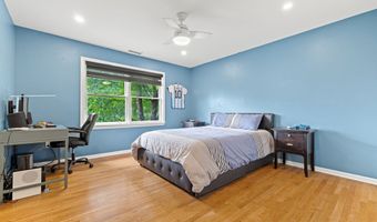 489 Hoyt St, Darien, CT 06820