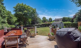 7 Boulevard E, Middletown, RI 02842