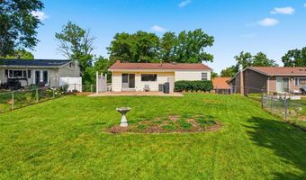254 Village Mead Dr, Ballwin, MO 63021