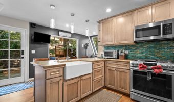 636 Cathedral Dr, Aptos, CA 95003