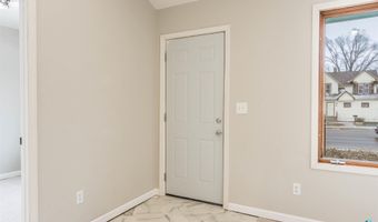 505 W Cedar St, Beresford, SD 57004