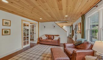 48 Meadow Ln, Campton, NH 03223