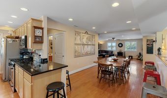7578 BEACH Dr, Pasadena, MD 21122
