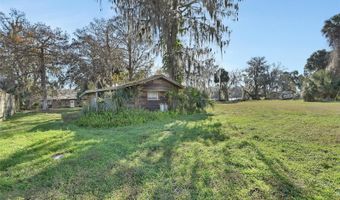 55512 FRONT St, Astor, FL 32102